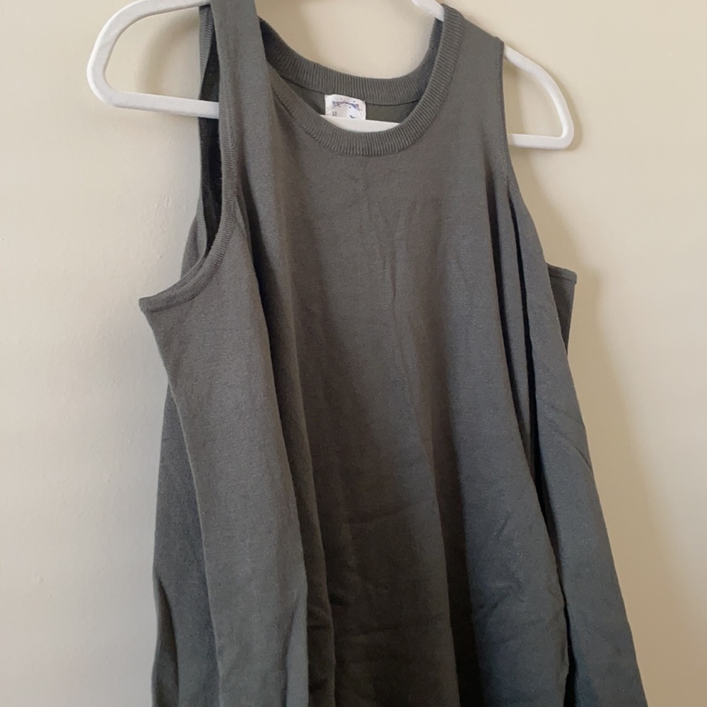 Olive green Like New Long Sleeve Xl